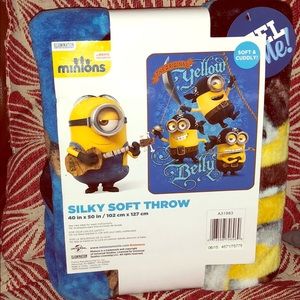 Silky Soft Minions Throw Blanket ( 40inX50in )